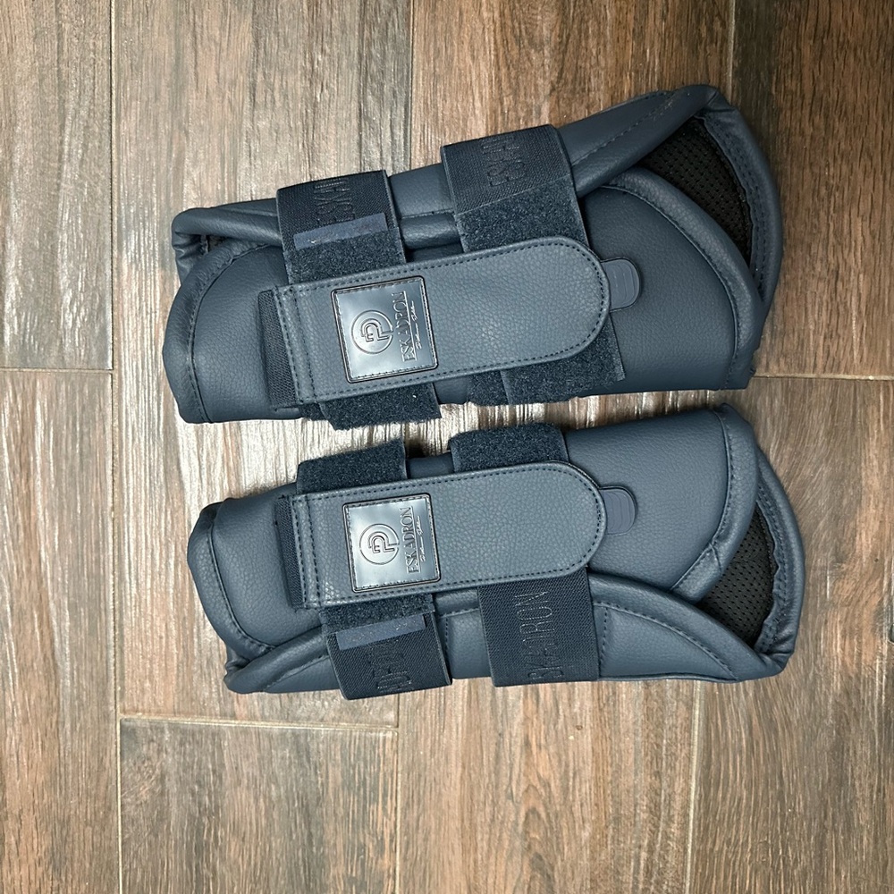 Eskadron Softshell Tendon Boots